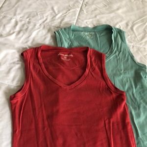 Set of two Eddie Bauer tanks, size xs